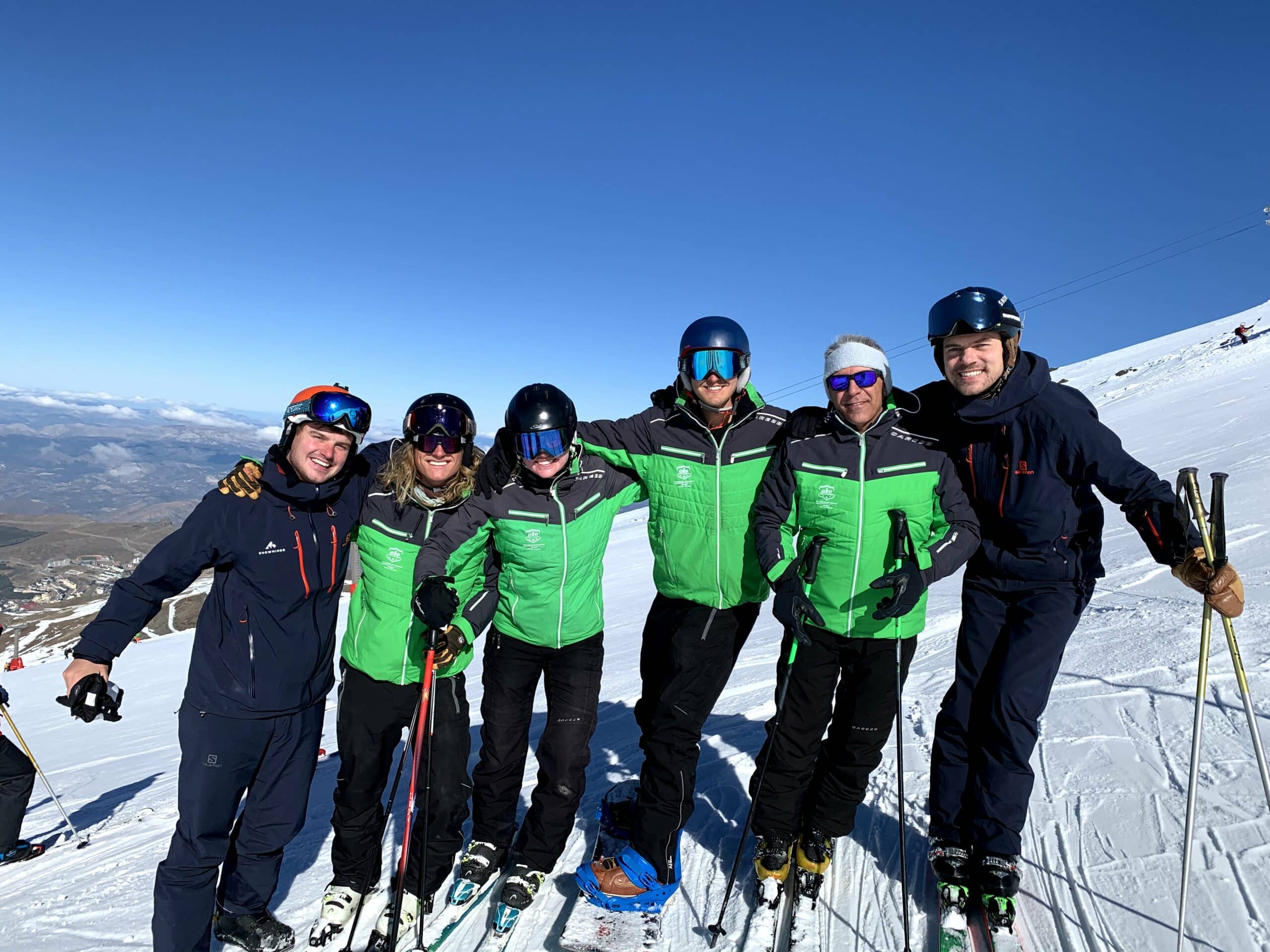 Bliv skiinstruktør i Spanien med uddannelse og job